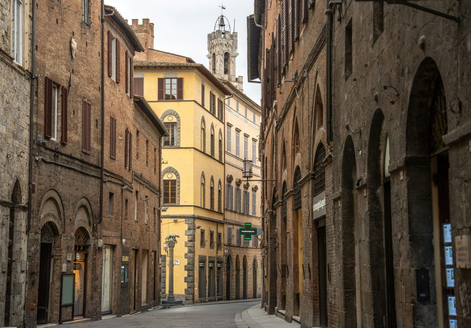 Siena y pueblos medievales de Toscana dentro de una ruta por el centro de Italia