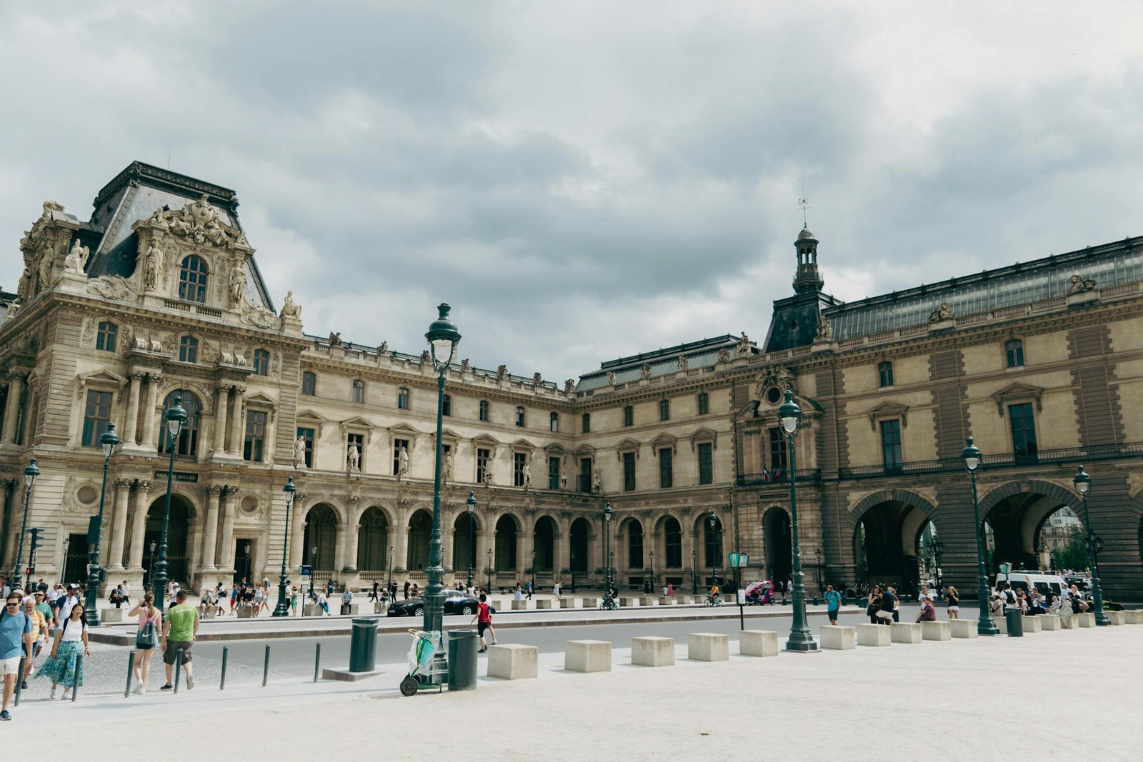 Entrada al Louvre con acceso prioritario usando Paris Museum Pass