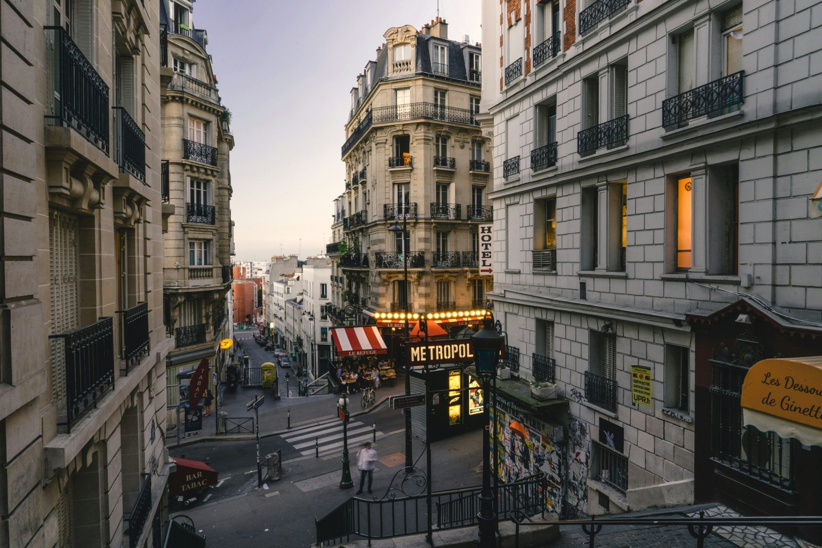 Situazione reale a Parigi applicando consigli pratici di viaggio