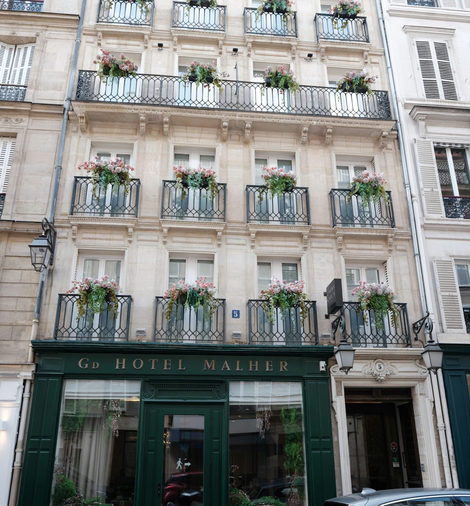 Le migliori basi di alloggio a Parigi in base al modo in cui arrivi