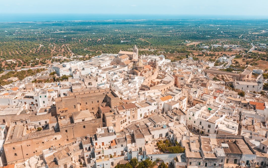 Elegir subregión y bases en Puglia según días, época y transporte — guía de viaje