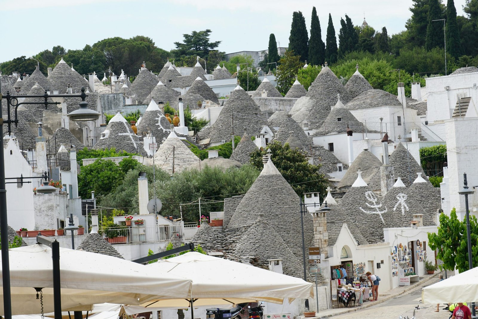 Excursión a Alberobello, dormir en trullo y plan por franjas sin ZTL — guía de viaje